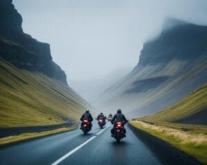 Aventuras en motocicleta por los fiordos de Islandia